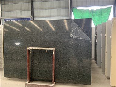 Mustat Terrazzo-laatat