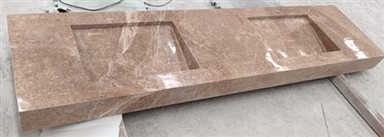 Kiinteä marmorinen meikkitoppi